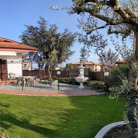 Casa Vacanze Volpe Dell'Etna นีโกโลซี ภายนอก รูปภาพ