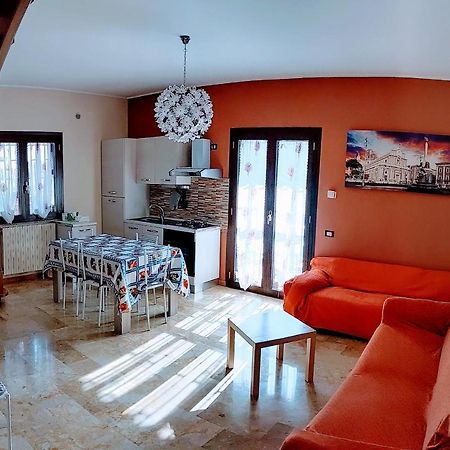 Casa Vacanze Volpe Dell'Etna นีโกโลซี ภายนอก รูปภาพ
