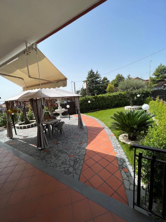 Casa Vacanze Volpe Dell'Etna นีโกโลซี ภายนอก รูปภาพ