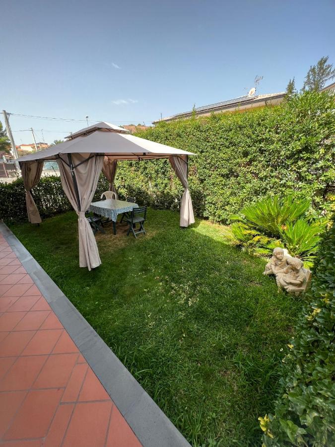 Casa Vacanze Volpe Dell'Etna นีโกโลซี ภายนอก รูปภาพ