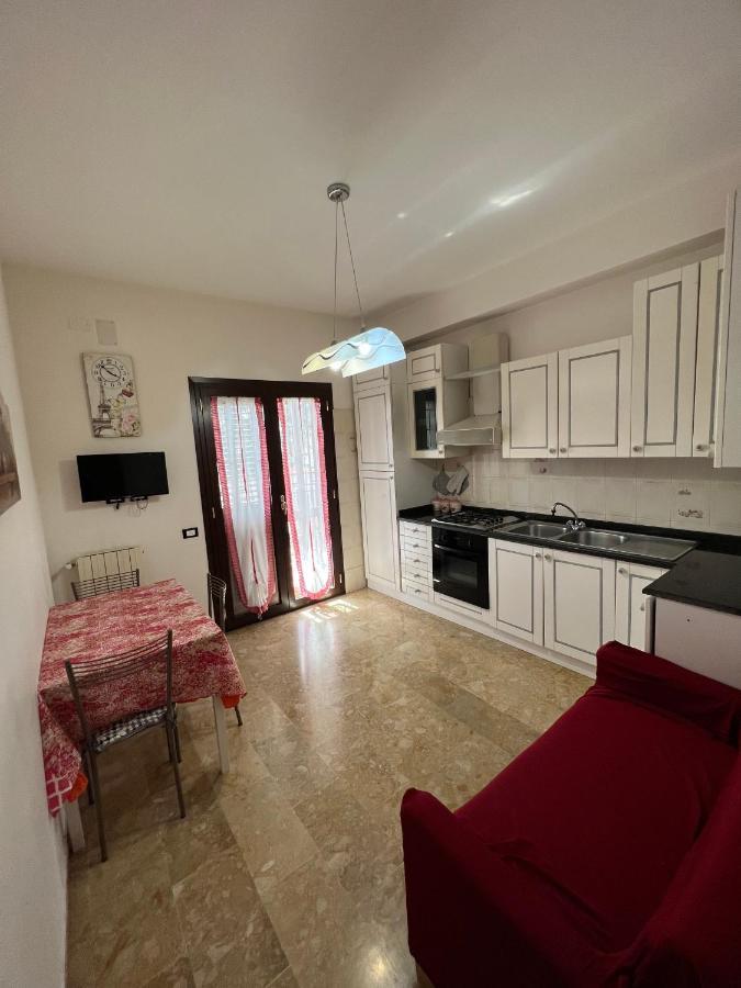 Casa Vacanze Volpe Dell'Etna นีโกโลซี ภายนอก รูปภาพ