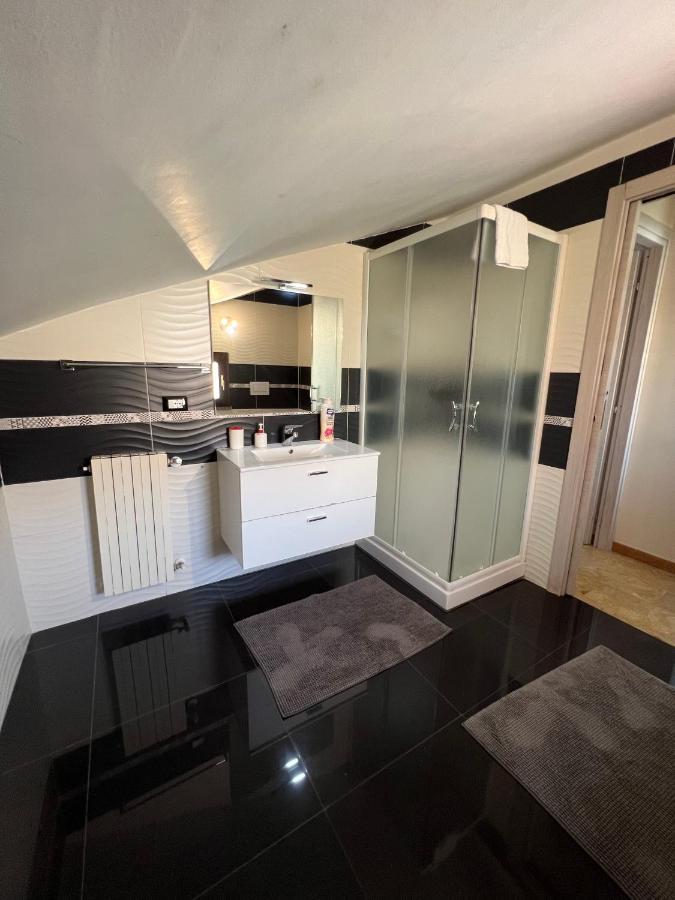 Casa Vacanze Volpe Dell'Etna นีโกโลซี ภายนอก รูปภาพ