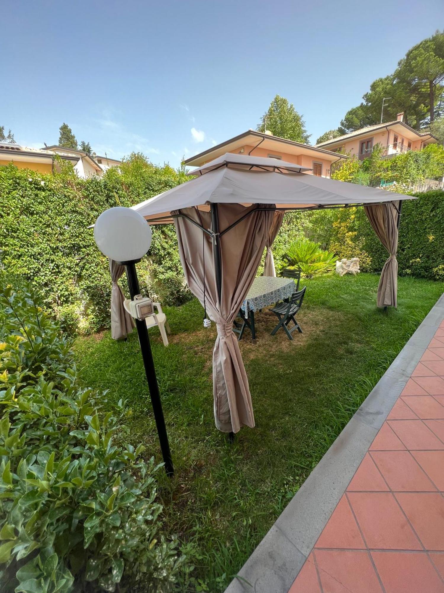 Casa Vacanze Volpe Dell'Etna นีโกโลซี ภายนอก รูปภาพ