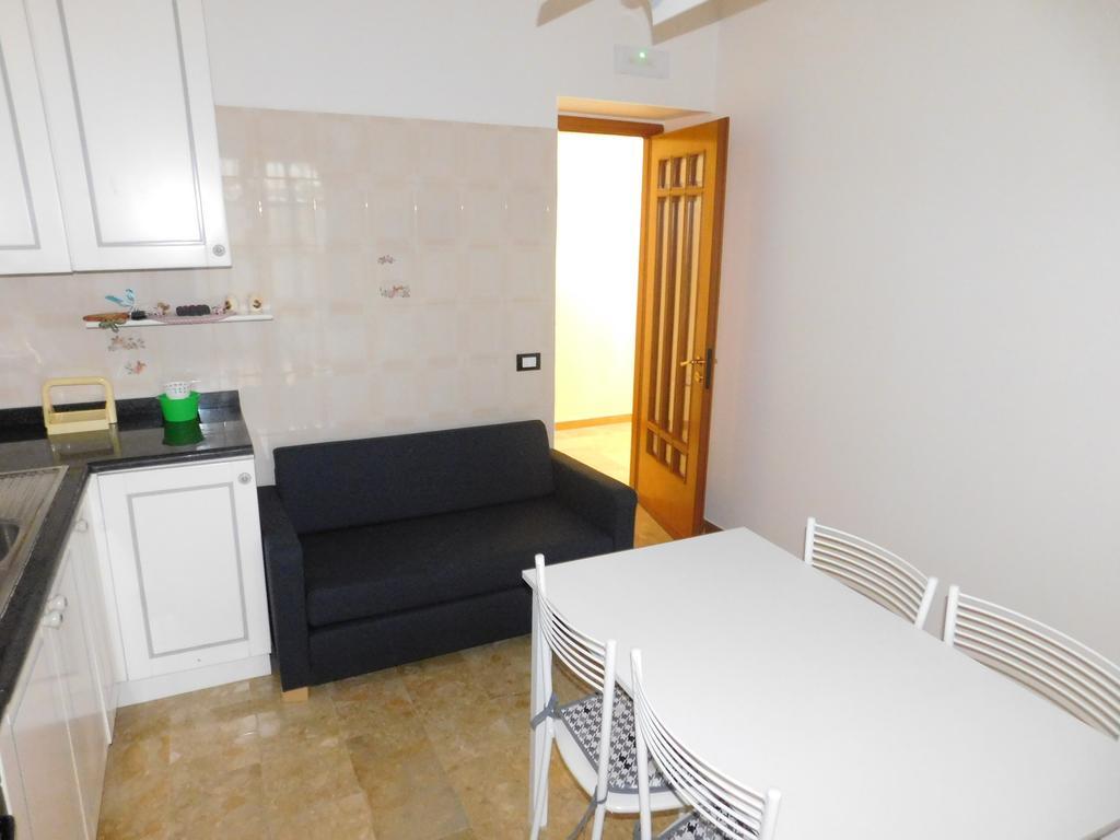 Casa Vacanze Volpe Dell'Etna นีโกโลซี ภายนอก รูปภาพ