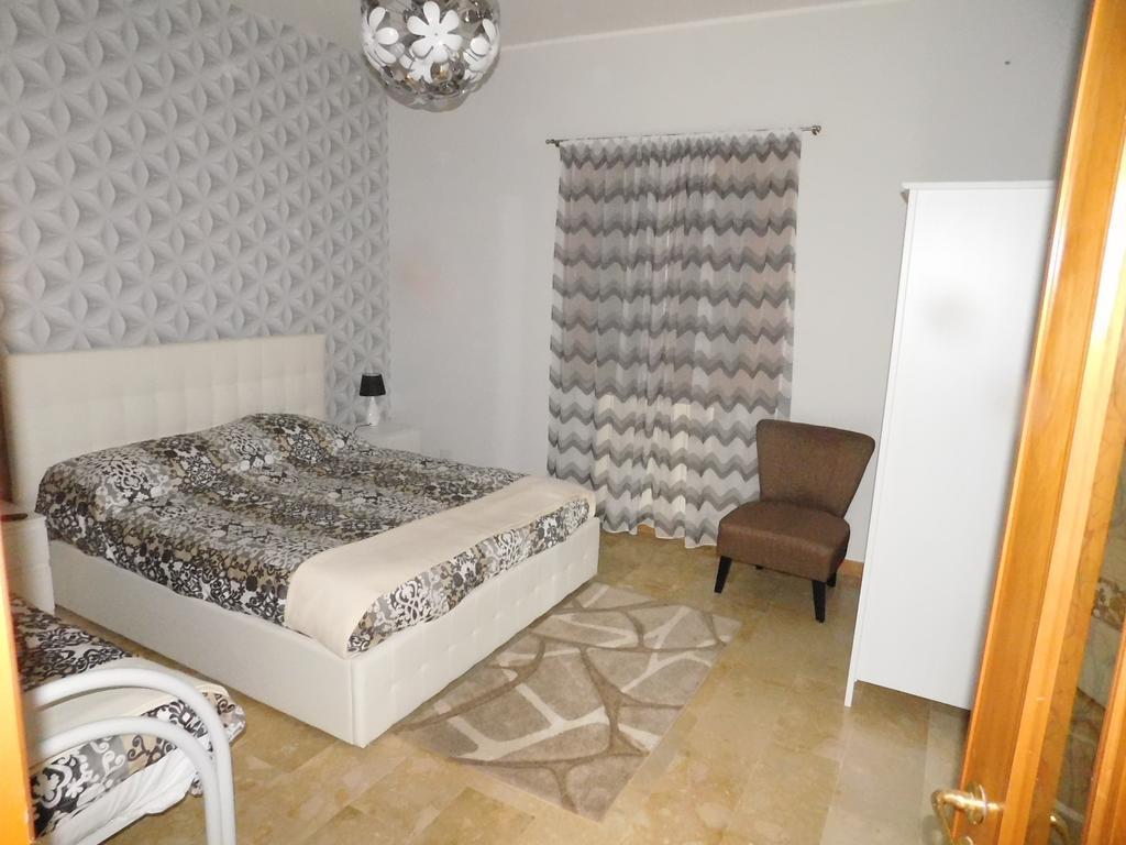 Casa Vacanze Volpe Dell'Etna นีโกโลซี ภายนอก รูปภาพ