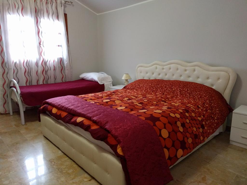 Casa Vacanze Volpe Dell'Etna นีโกโลซี ภายนอก รูปภาพ